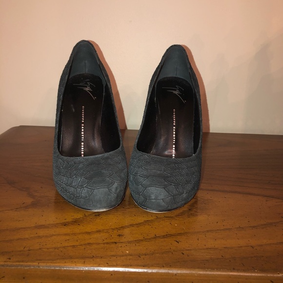 Giuseppe Zanotti Lizzard Black Pumps - Picture 4 of 8